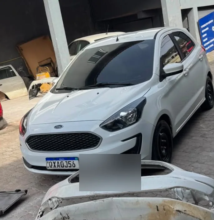 Ford branco após recuperação